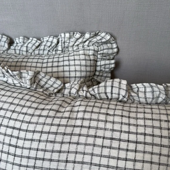 Frontgate Ruffled Pillows - 20” x 14” - Picture 6 of 16